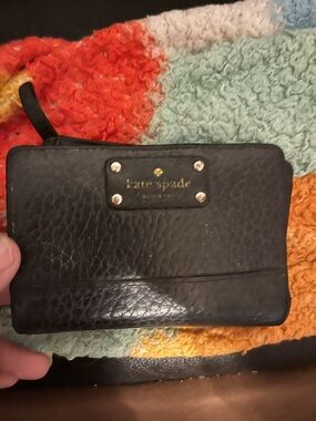 kate spade Black Pebbled Leather Zip Wallet with Gold Plaque
